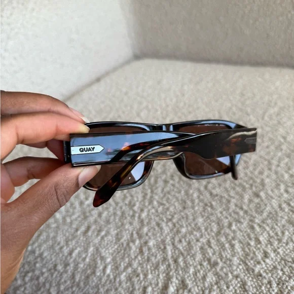 QUAY Australia Sunglasses - Picture 3 of 3